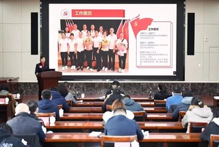 图片3先兰英参加书记擂台比武