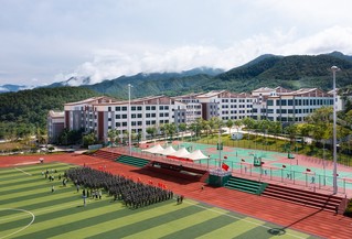 景东海亮高级中学  学校供图