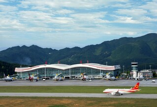 10、遵义茅台机场。.jpg