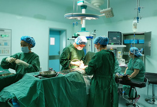 资源大整合提升医疗技术水平。唐远超摄