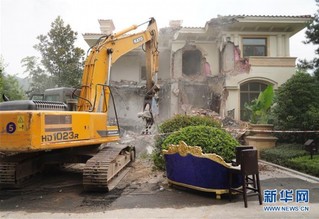 西安长安区加速拆除秦岭北麓违建别墅