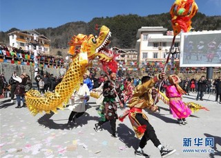 （新春走基层）（2）夹金山下藏族同胞欢庆“上九节”