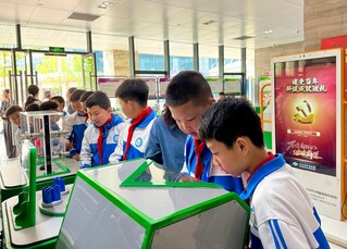 中国流动科技馆贵州巡展平坝站正式启动。
