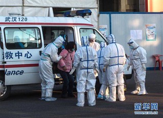 （聚焦疫情防控）（2）武汉体育中心方舱医院开始收治首批患者