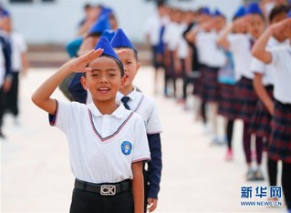 （国际·图文互动）（6）通讯：一所搭建中老友谊之桥的学校