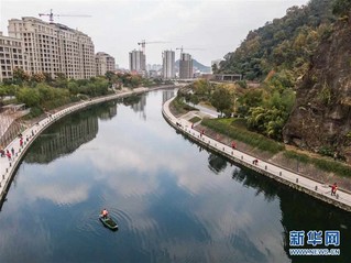 （社会）（1）杭州临安：守护美丽河道 共建绿色家园