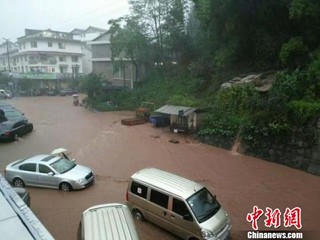 四川洪雅遭强降雨致部分农户受灾部分道路暂时中断