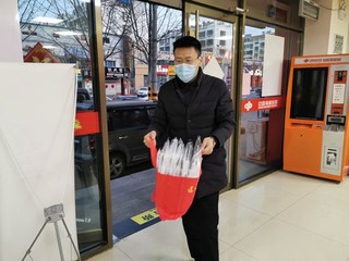 烟台福彩为900多处销售场所配送防疫物资3