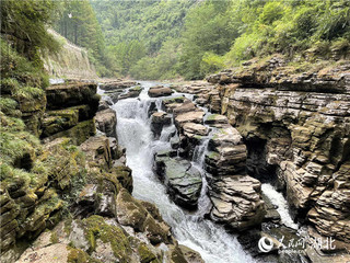 利川腾龙洞风景区。人民网 周恬摄