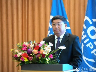 中远海运集团董事总经理朱碧新致辞。人民网 许可摄