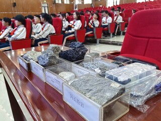 3 现场化石展示.jpg