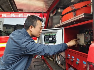 今年新增的防洪物资排涝车  陈娟摄.jpg