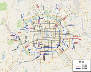 一是优化城市骨干道路网,打通"三环半"道路系统,基本建成四环内主干路