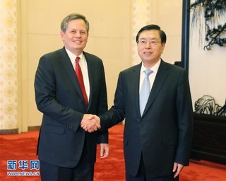 （时政）张德江会见美国国会议员代表团