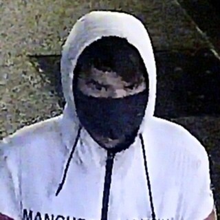 桂林广场半夜发生蒙面抢劫 警方半天把嫌疑人抓回