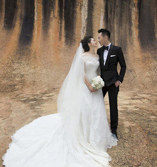 小两口花2万赴巴厘岛拍照竟是乡村味儿 范冰冰携众女星示范最美婚纱
