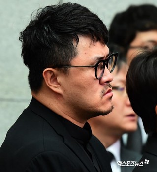 金柱赫出殡李准基文根英等告别 郑俊英要求提前回国【组图】