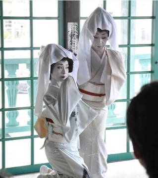 日本长崎利用艺伎传统艺术吸引游客