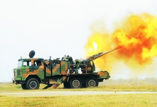 中国新型火炮令世界刮目相看 堪比美弹道导弹