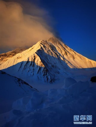 （2020珠峰高程测量）（1）海拔7000米以上的壮美景色