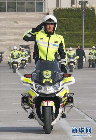 （社会）（1）首都交警铁骑开展特驾培训