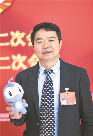 全国人大代表蔡丽新:让农民住上好房子过上好日子