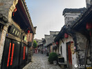 西河古镇，“守”艺人都纷纷来到这里开店，传承传统文化。