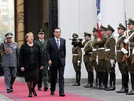 拉美热情接待总理秘鲁仪仗队用中文高唱起中国国歌.