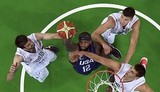杜兰特30分美国男篮力克塞尔维亚夺三连冠