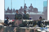 军事专家：沙场阅兵体现实战性 装备达世界先进水平