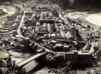 1982年拍攝的鎮坪縣縣城全貌。新華社發（馬玉龍 攝）