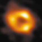天文学家公布银河系中心黑洞首张照片新华社发（事件视界望远镜供图）