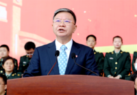 中国科学院院士、兰州大学校长严纯华在新生开学典礼上发表讲话。校方供图