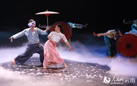 原创民族舞剧《勐相耿坎·傣拳师》演出现场。艾青摄