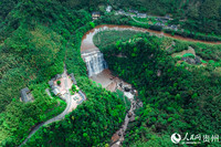 航拍贵州遵义赤水大瀑布。人民网记者 涂敏摄