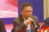 河南省教育厅副厅长董学胜在座谈会上致辞。人民网记者 陈海琪摄