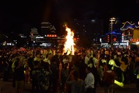 荔波古镇篝火晚会。