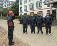 党员服务队走进养老机构开展安全检查工作。