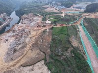 贵州宣威水库首部枢纽项目大坝主体开挖现场.jpg