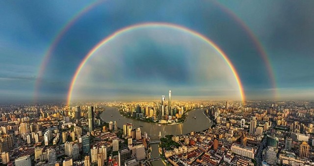 上海雨后现美丽彩虹