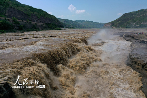 山西吉县：黄河壶口瀑布迎来汛期